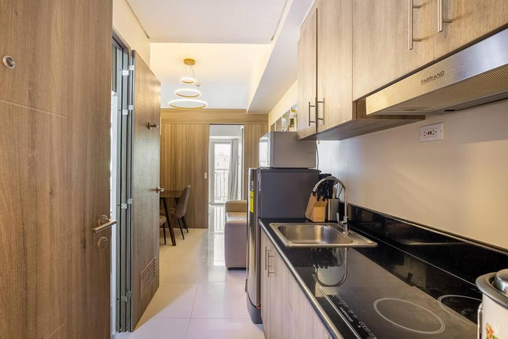 Luxury Sunset Views And Prime Location Near Ccp Moa With Wifi Parking