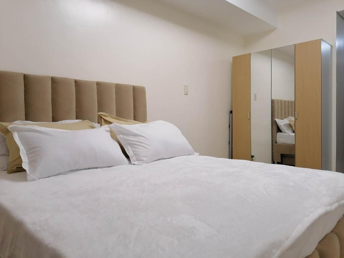 Pasig Fast Wifi With Netflix And Pool Access Homestay Manila