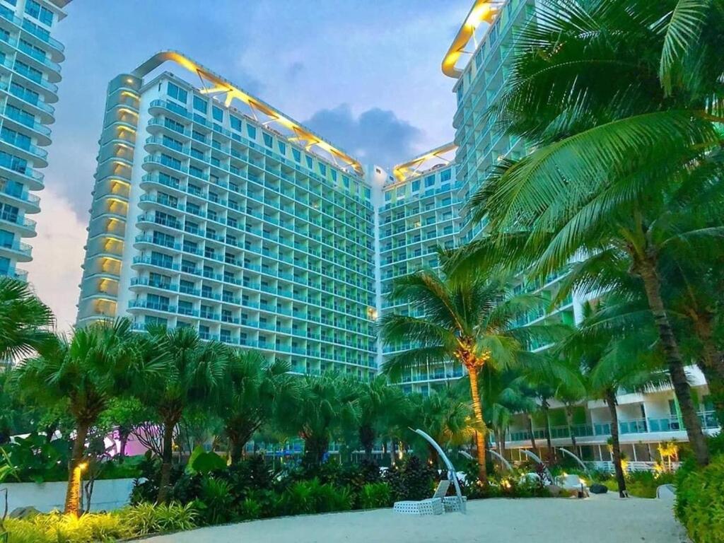Azure A8 Near Sm Mall/airport +free Wifi Apartment Manila