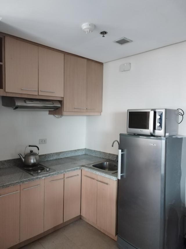 Relaxing Big Bedroom Apartment Manila