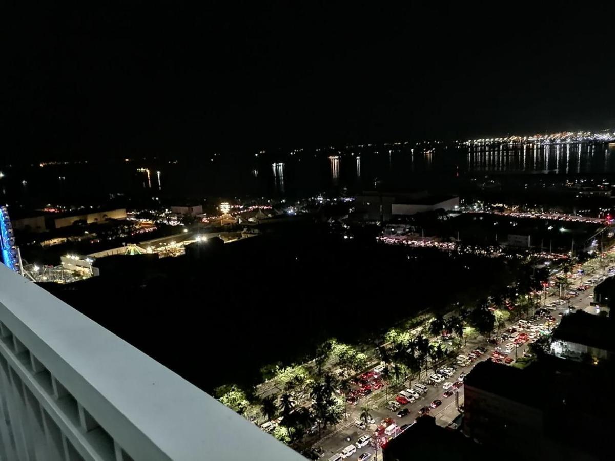 Breeze Residences Walking Only To Star City/world Trade Center/picc * Manila