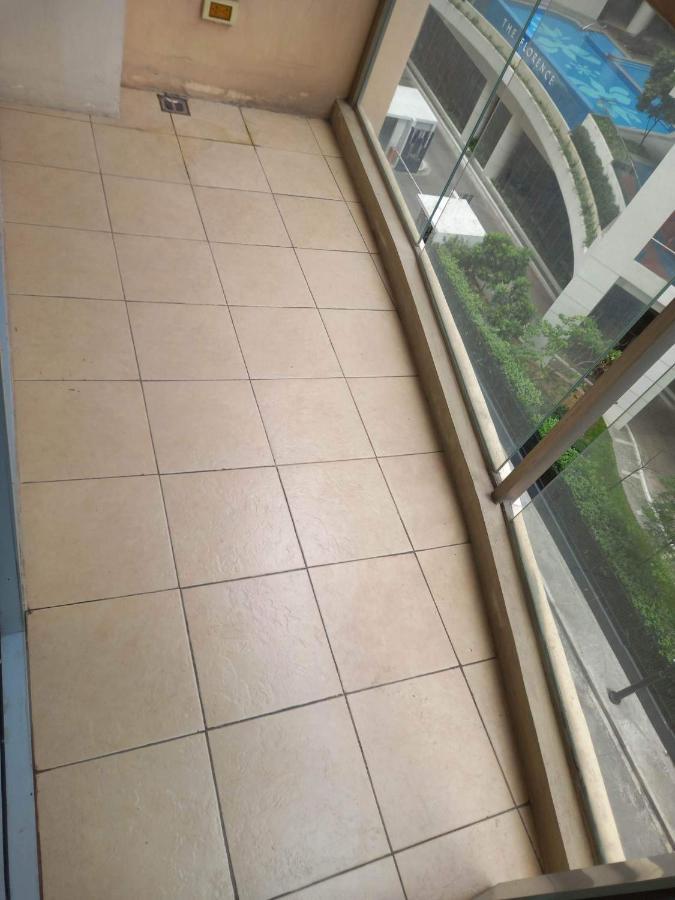 Apartment Morgan Bgc Shortwalk3 Venice Mall Free Pool Gym Manila