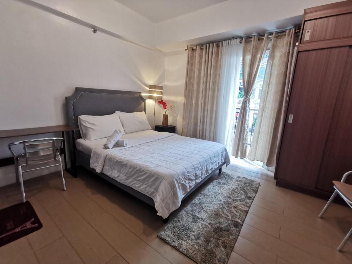 Staycation @150 Newport Pasay Apartment *