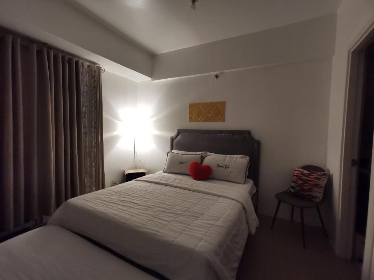 Staycation @150 Newport Pasay Apartment *