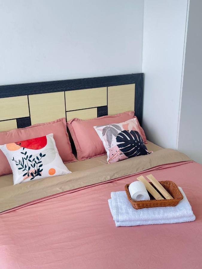 Azure Staycation Near Naia Aparthotel