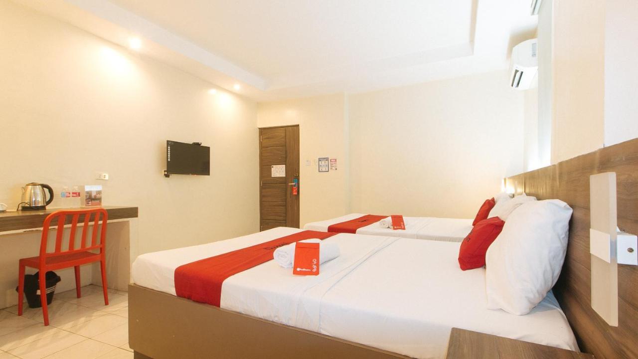 Hotel Reddoorz At V Plaza