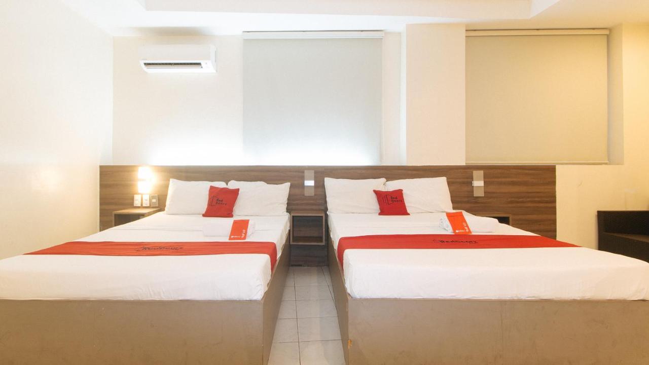 Hotel Reddoorz At V Plaza