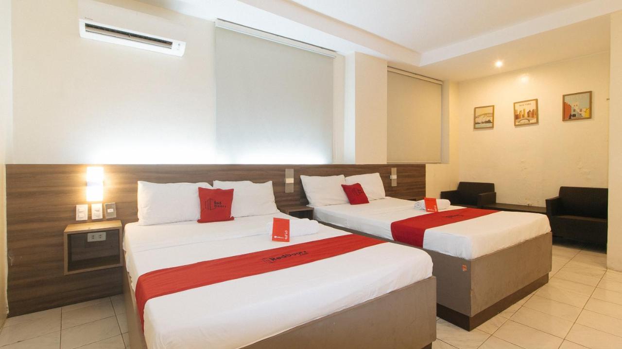 Hotel Reddoorz At V Plaza *