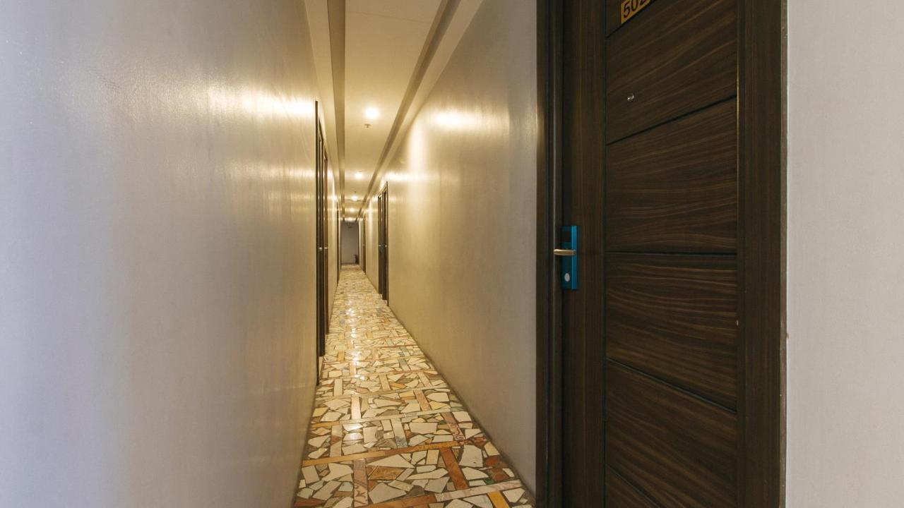 Reddoorz At V Plaza Hotel