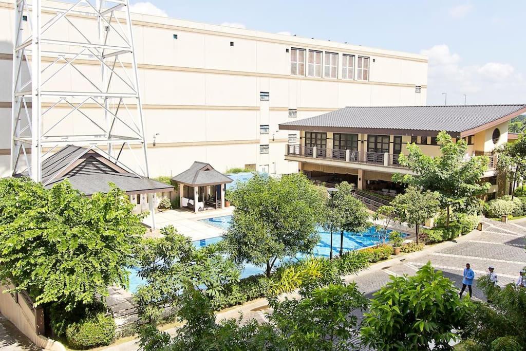 Apartment The Redwoods Fairview Quezon