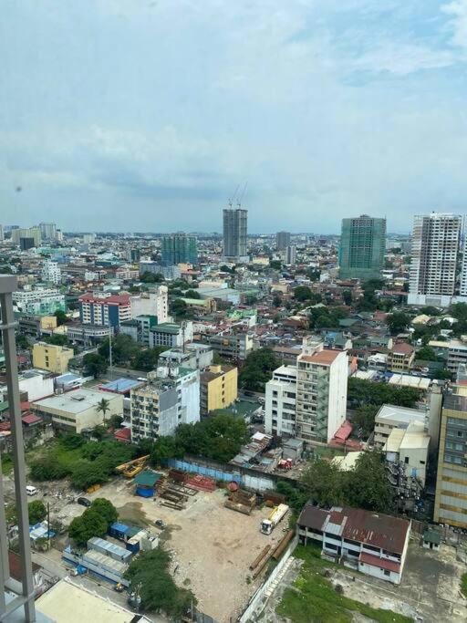Comfy 1br Coast Residences Near Ccp Picc + Bay View Manila