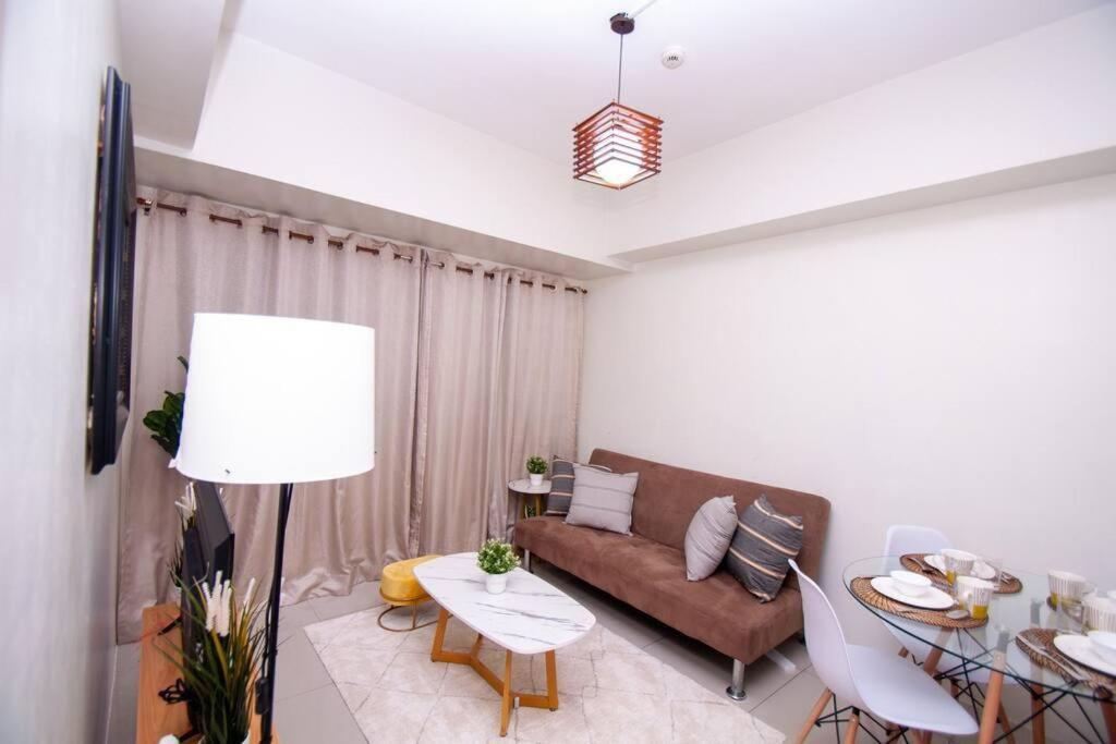 Apartment Cozy 1-bedroom In Makati *