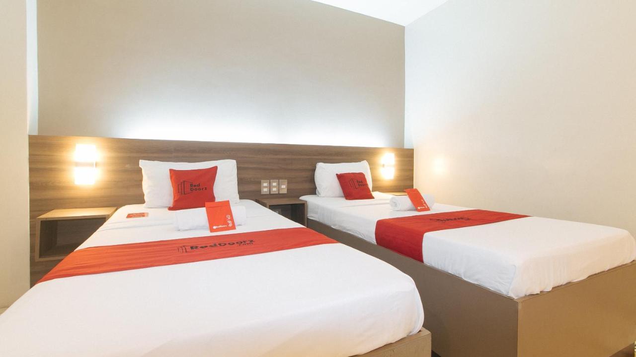 Reddoorz At V Plaza Hotel Manila