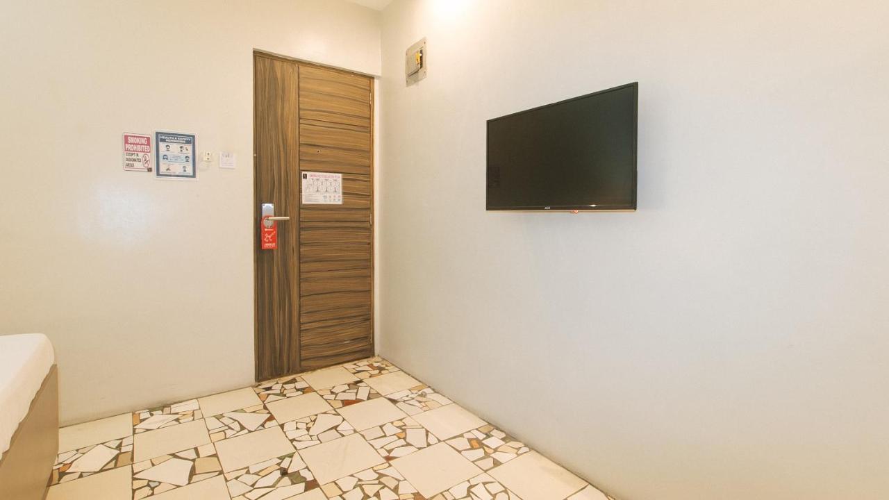 Hotel Reddoorz At V Plaza *