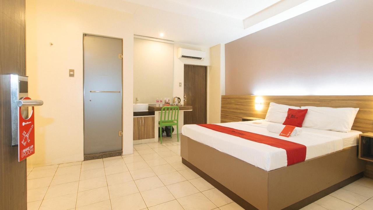 Reddoorz At V Plaza Hotel Manila
