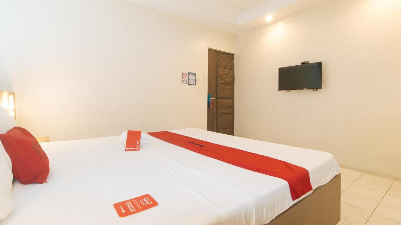 Reddoorz At V Plaza Hotel