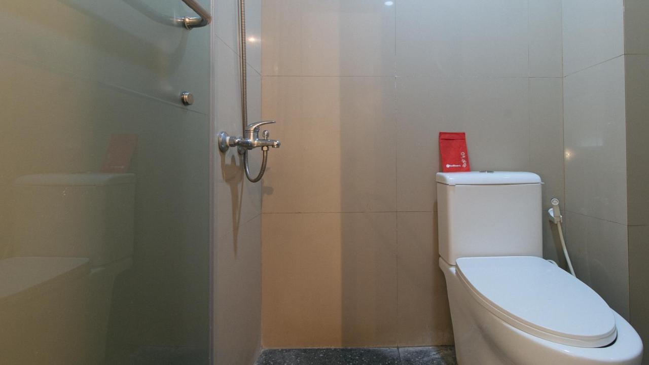 Reddoorz At V Plaza Hotel Manila