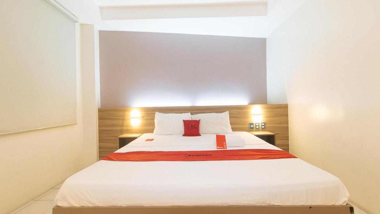 Hotel Reddoorz At V Plaza