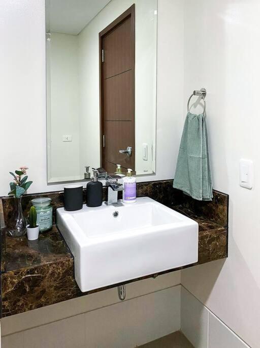 Modern And Homely In Shaw Boulevard Manila