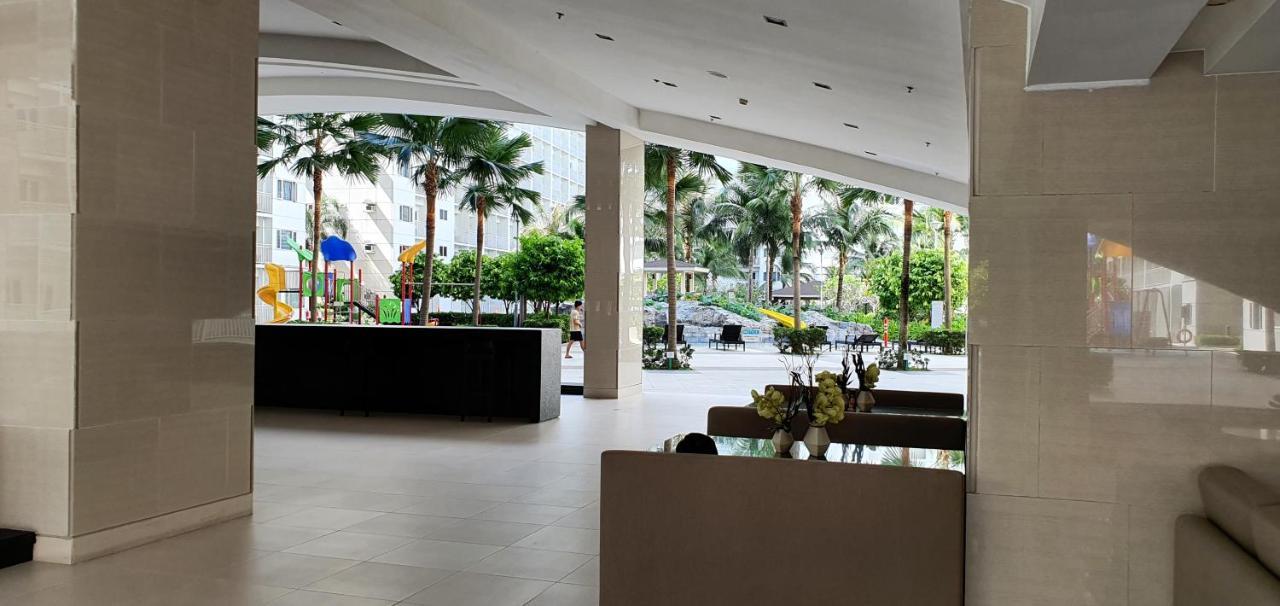 At Last, 1 Bedroom Pool View With Balcony Apartment *