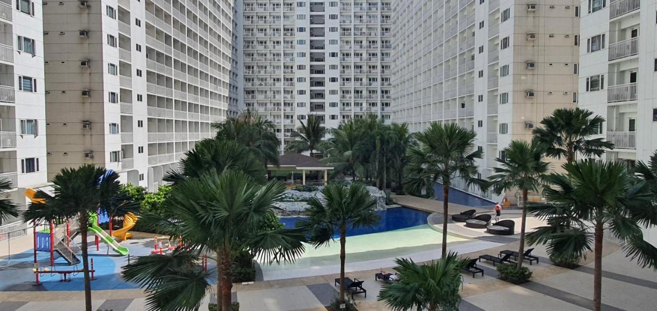 At Last, 1 Bedroom Pool View With Balcony *