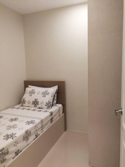 Adria Residences - Emerald Garden - 2 Bedroom Unit For 4 Person Manila