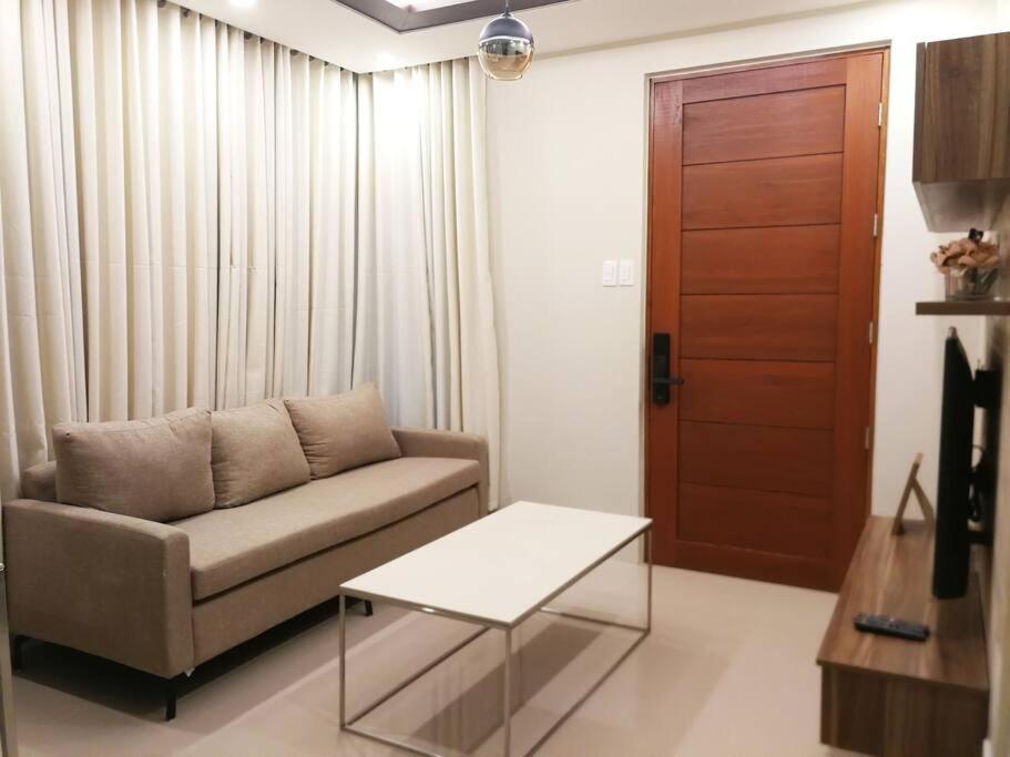 Adria Residences - Emerald Garden - 2 Bedroom Unit For 4 Person Villa Manila