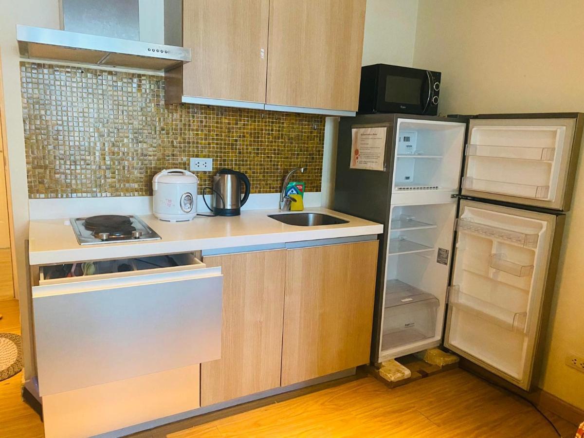 Azure A8 Near Sm Mall/airport +free Wifi Apartment Manila