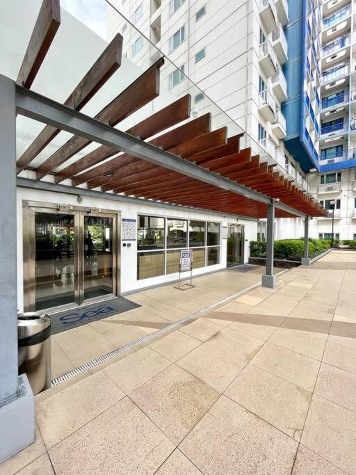 Modern 2-bedroom For 5 Across Moa Manila