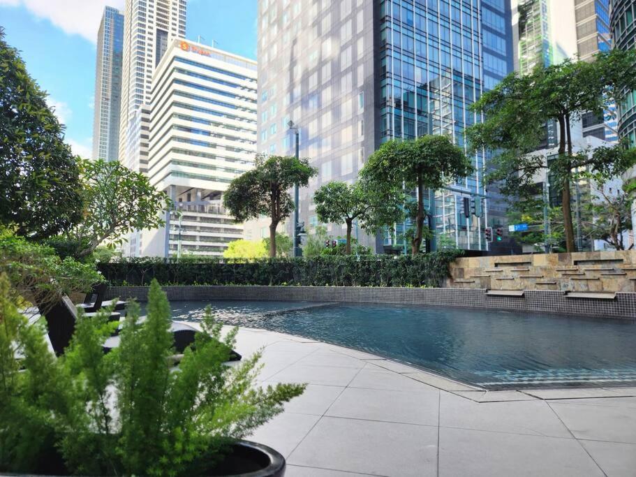 Apartment Bgc Fresh & Cozy Near Burgos Circle With Fast Internet Connection *