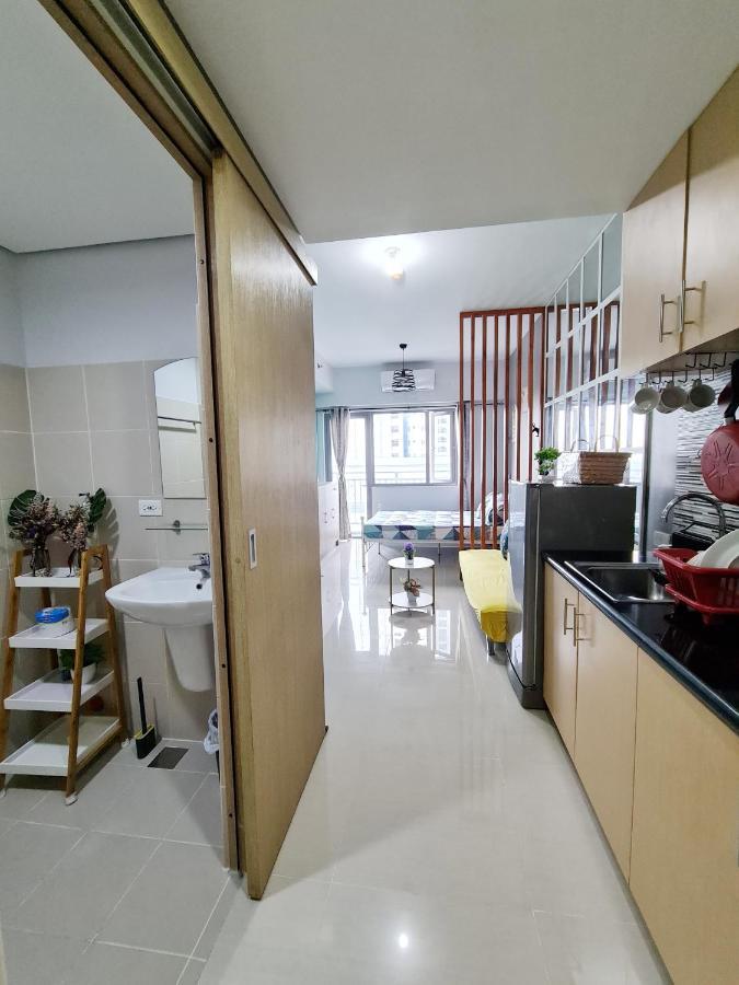 Apartment Stylish New Unit W/ Balcony At Fern Residences Manila