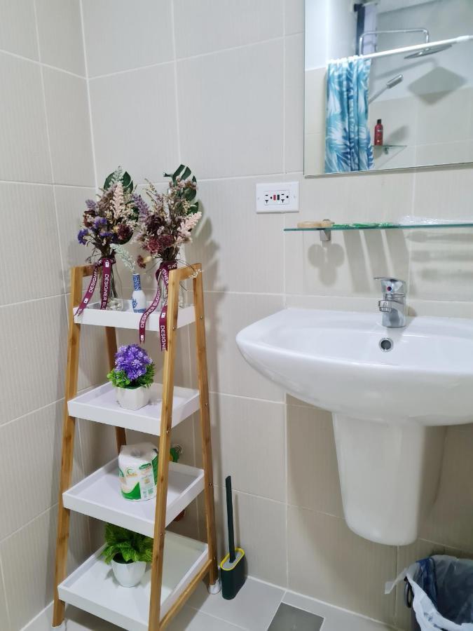 Stylish New Unit W/ Balcony At Fern Residences Manila