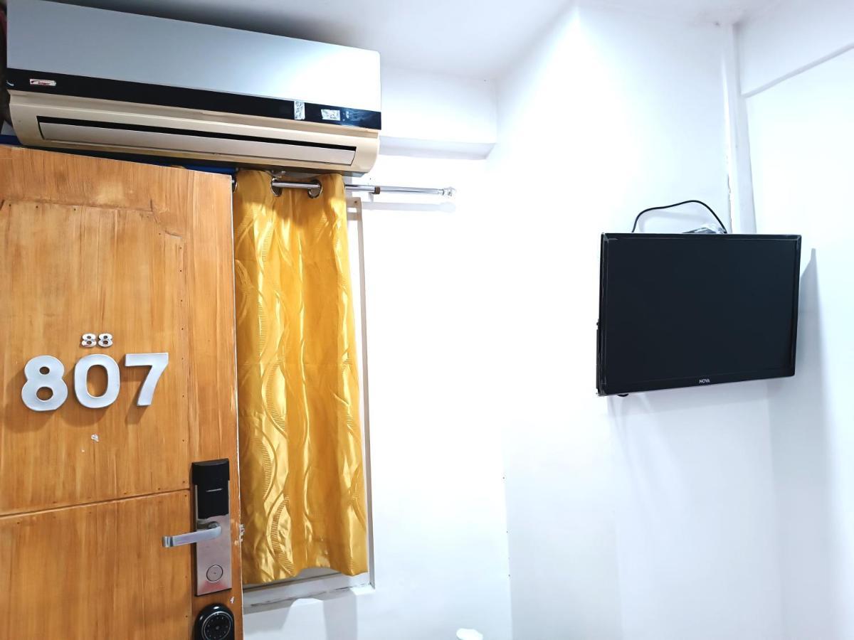 8hostel Manila