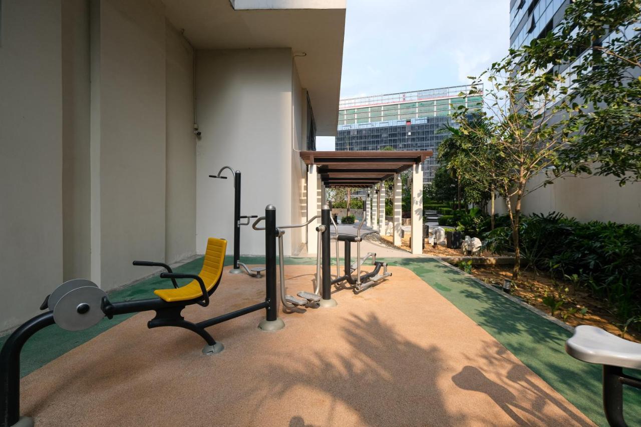 Uptown Parksuites Modern * Manila