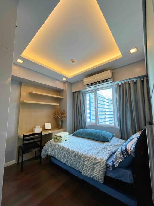 Modern 2-bedroom For 5 Across Moa Manila