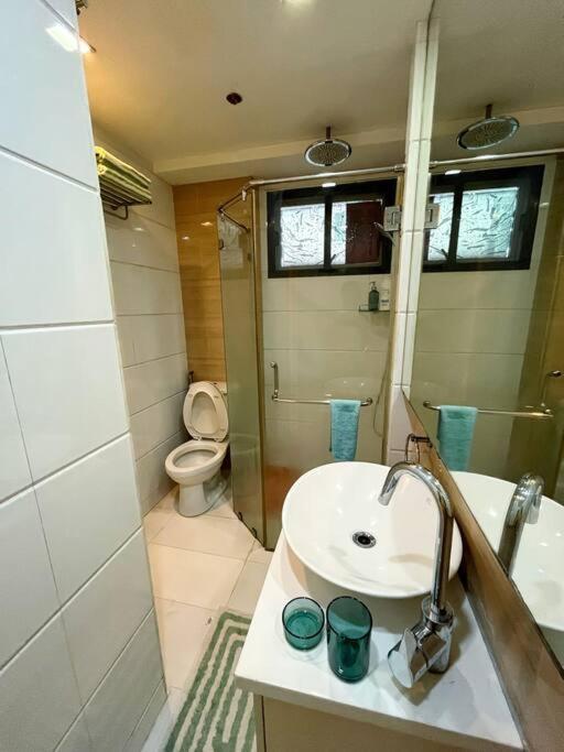 Modern 2-bedroom For 5 Across Moa Apartment *