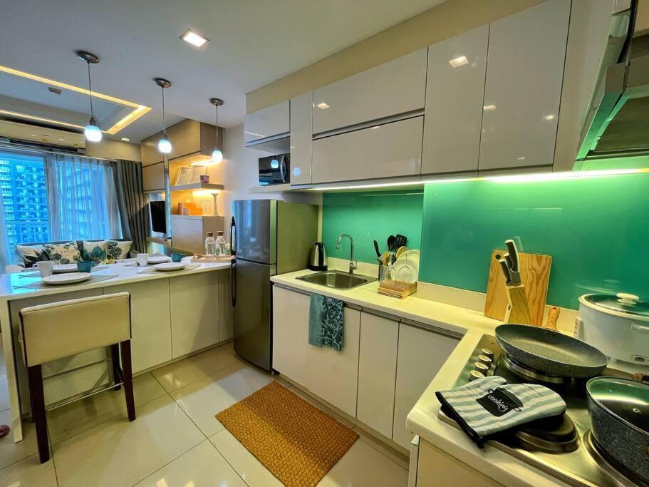 Modern 2-bedroom For 5 Across Moa * Manila