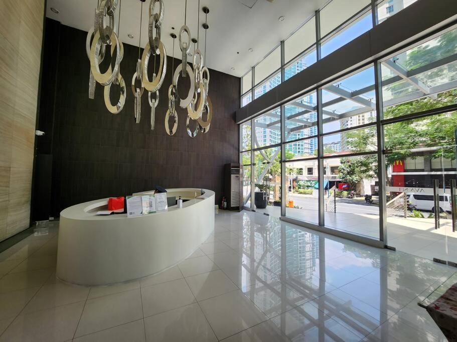 Bgc Fresh & Cozy Near Burgos Circle With Fast Internet Connection * Manila