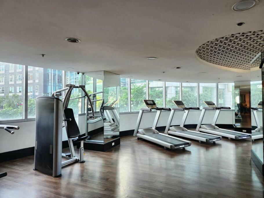 Bgc Fresh & Cozy Near Burgos Circle With Fast Internet Connection Apartment *