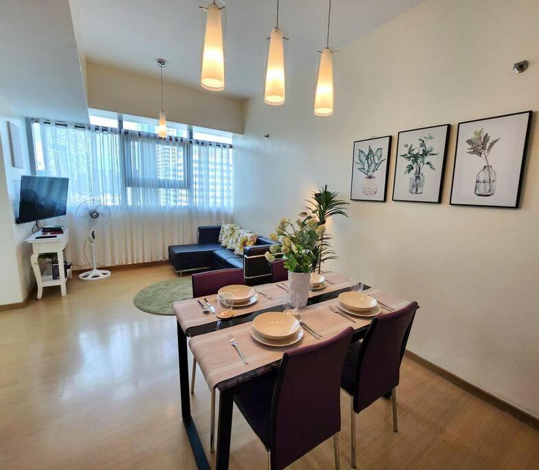 Apartment Bgc Fresh & Cozy Near Burgos Circle With Fast Internet Connection *