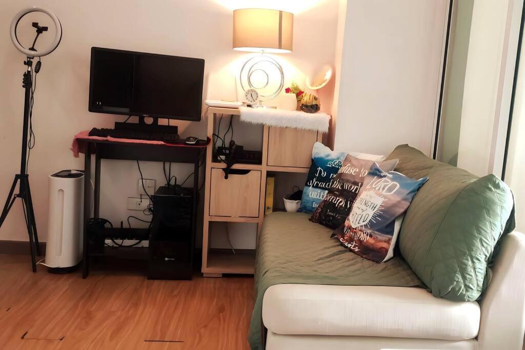 Aveline Cozy Skyline View Acqua Private Residences Near Rockwell Makati Apartment