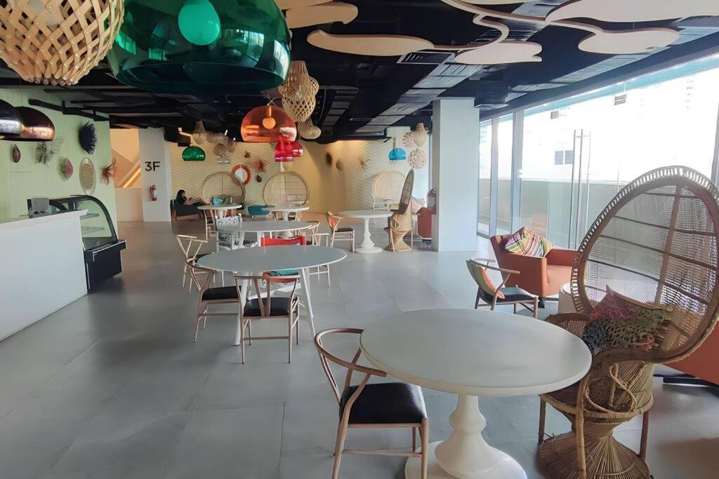 Aveline Cozy Skyline View Acqua Private Residences Near Rockwell Makati