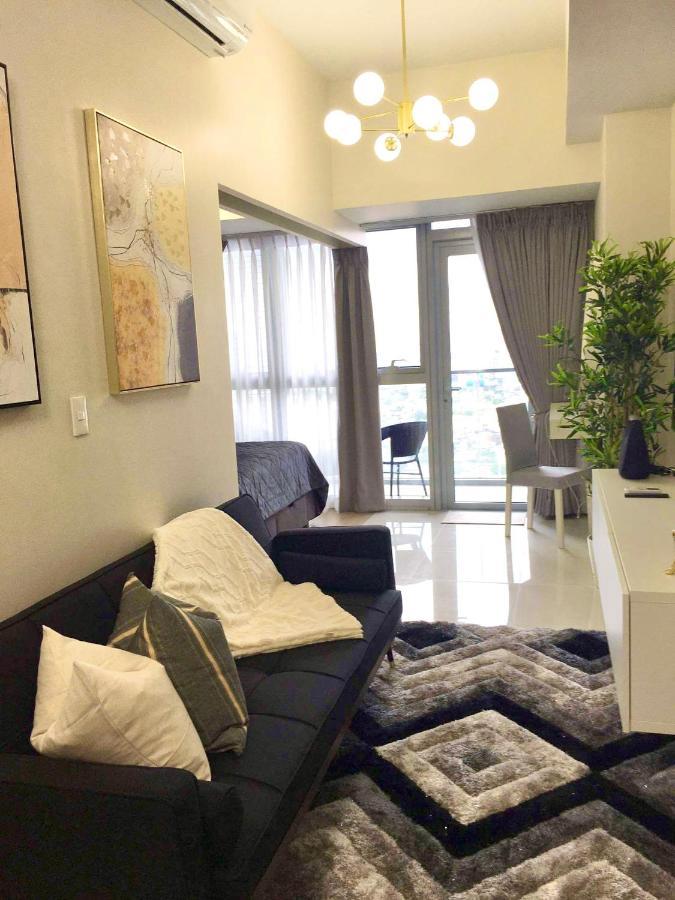 Apartment New & Modern Cozy 1br W/ Balcony@bgc, Wifi 300mbps