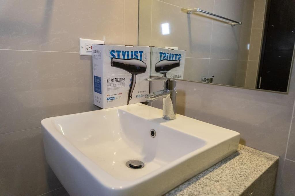 A2j Luxury Uptown 3br Near Uptown Mall