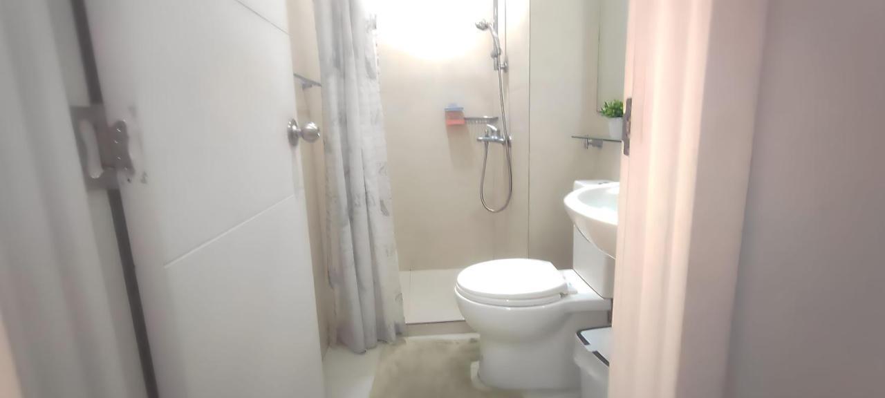 Aveline Cozy Skyline View Acqua Private Residences Near Rockwell Makati Apartment