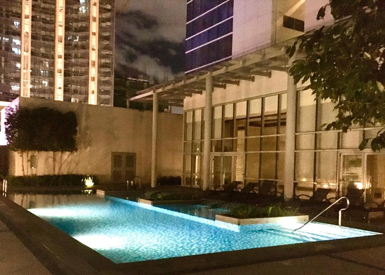 New & Modern Cozy 1br W/ Balcony@bgc, Wifi 300mbps * Manila