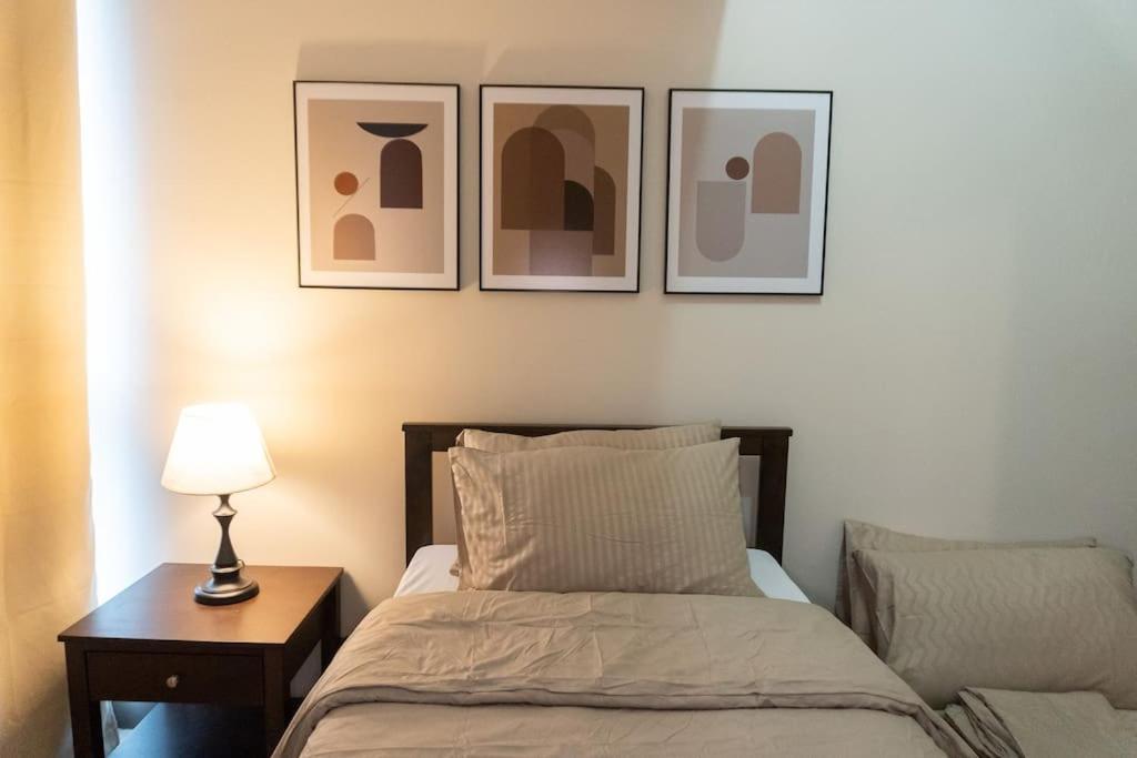 A2j Luxury Uptown 3br Near Uptown Mall * Manila