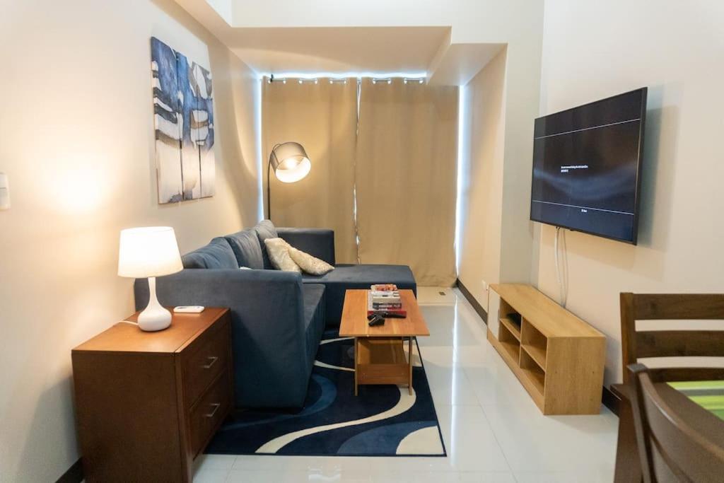 A2j Luxury Uptown 3br Near Uptown Mall *