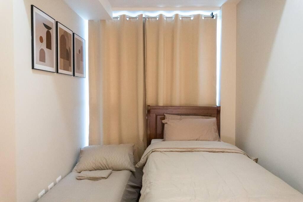 A2j Luxury Uptown 3br Near Uptown Mall Apartment Manila