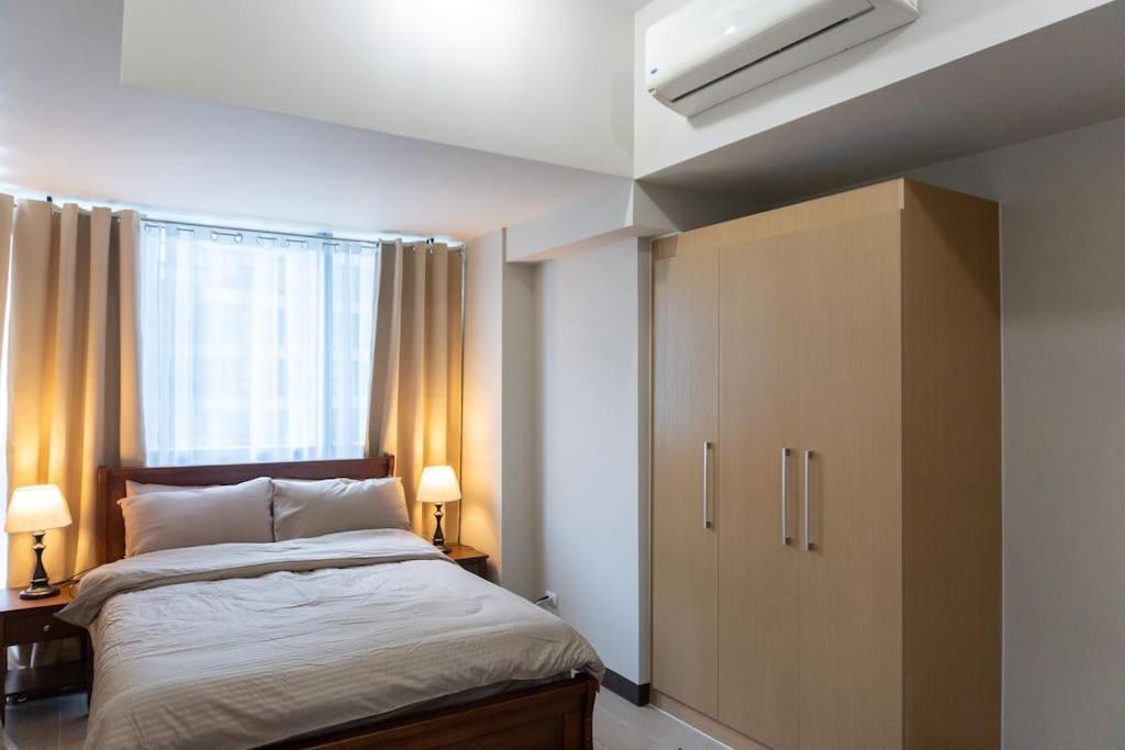 A2j Luxury Uptown 3br Near Uptown Mall *